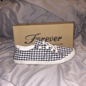 Like new - black and white - slip on